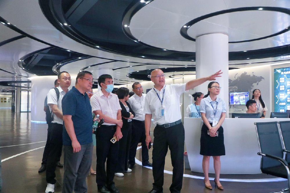 國家工業信息安全發展研究中心副主任何小龍一行蒞臨我司調研